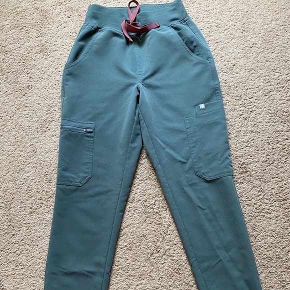 New Figs scrub pants - Picture 2 of 3